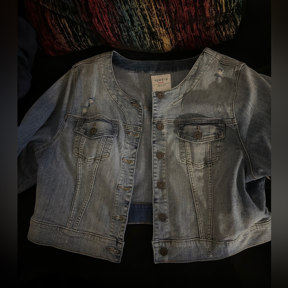 NWT Torrid crop jean jacket - size 3 (plus)